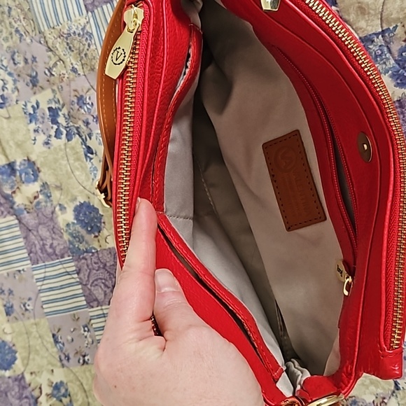 Valentina convertible hobo crossbody bag in Red - Picture 4 of 7